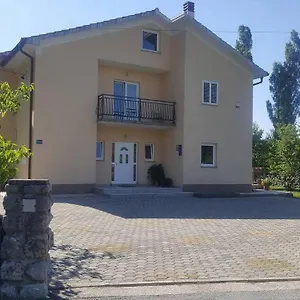 Apartment Barbara, Podhum